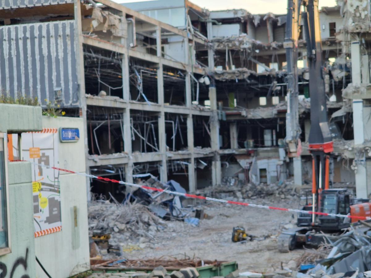Abriss Karstadt / Schillerplatz