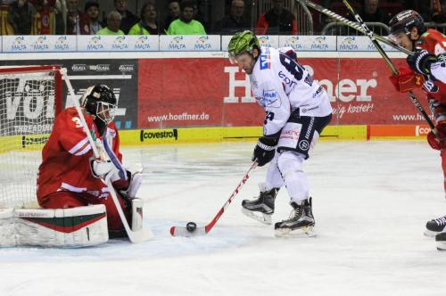 Dan Bakala (DEG) - Jack Combs (ISR)