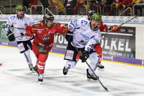 Alexander Barta (DEG) - Justin Florek (ISR)