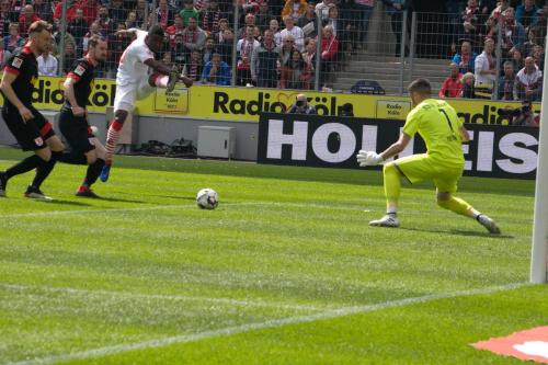 Bundesliga 33. Spieltag: 1. FC Köln - SSV Jahn Regensburg