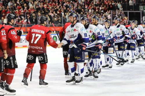 Shakehands - © by Sportfoto-Sale (DR)