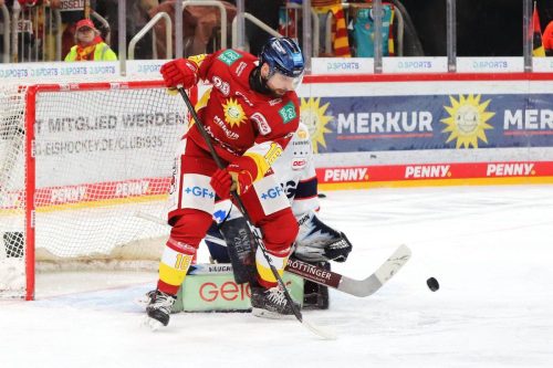 Erik Brown vor Nico Pertuch - © by Sportfoto-Sale (DR)